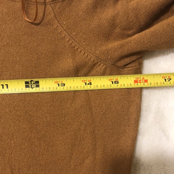 L'AGENCE Nicky Cut Out Turtleneck Sweater in Ginger Gold - Size XS/T - Picture 6 of 7